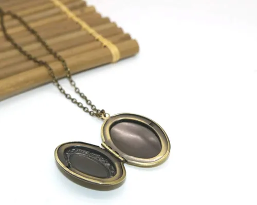 Vista 9 de Collar con colgante ovalado de estilo vintage con forma de medallón abierto