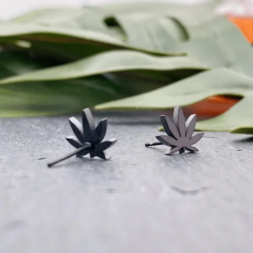 Vista 3 de Pendientes de tuerca de hoja negra de plata para mujer y hombre