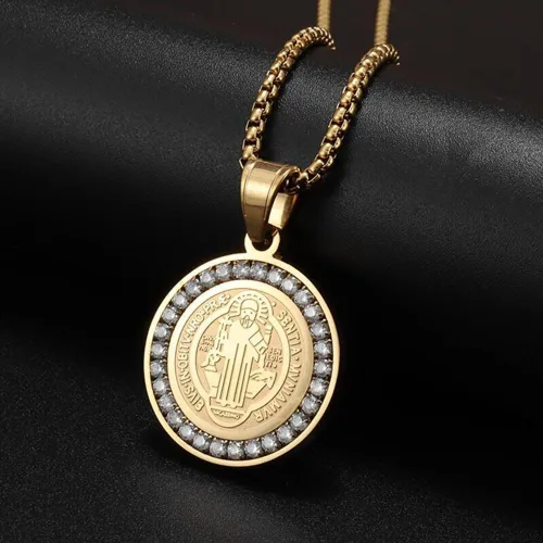 Vista 2 de Nuevo 2024 Hip Hop Iced Out San Benito San Benito Medalla Santa Medalla Colgante Jesús Collar Religioso Amuleto Joyería Para Hombres y Mujeres Moda