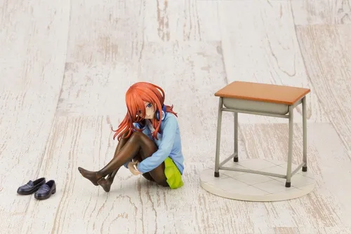 Vista 12 de Kotobukiya Los quintillizos por excelencia: Miku Nakano Figura a escala 1/8