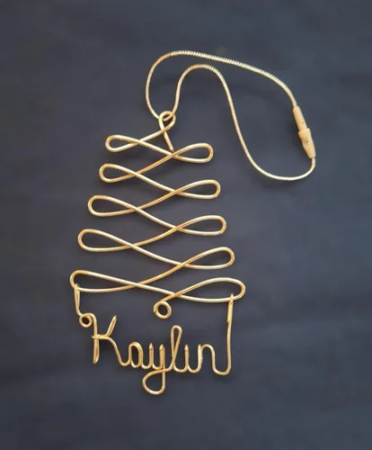 Vista 4 de Adornos de Navidad personalizados, árbol dorado, plateado o rojo con cualquier nombre, etiqueta de nombre para regalo o calcetín de Navidad, adorno