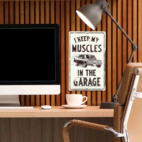 Vista 5 de Letrero de metal con texto en inglés "I Keep My Muscles In the Garage", arte de pared para garaje o tienda
