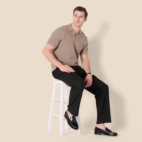 Vista 7 de Amazon Essentials - Pantalones de vestir elásticos para hombre con corte clásico resistentes a las arrugas