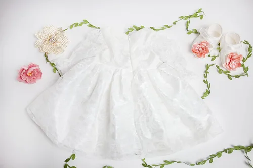Vista 6 de Kaioppi Vestido de bebé recién nacido, vestido de bautizo, vestido de encaje bordado blanco para bebé 0-3 recién nacido, vestido de niña de flores