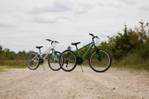 Vista 6 de Huffy Bicicleta de montaña Stone para hombres y mujeres, 20"/24"/26", 6 velocidades (20") o 21 velocidades, suspensión delantera o doble (varía)