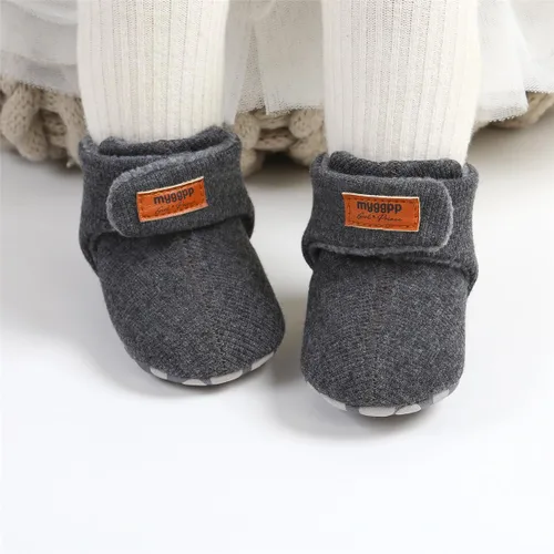 Vista 2 de TIMATEGO - Pantuflas tipo botines de felpa con suela antideslizante para recién nacidos, bebés, niños y niñas