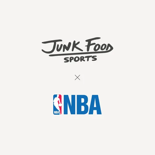 Vista 2 de Junk Food NBA Team Basketball - Camiseta de manga corta para niños y niñas con licencia