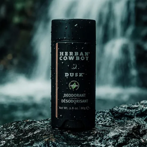Vista 6 de Herban Cowboy Desodorante con infusión de aloe Dusk con toques de cedro, lavanda, lima y sándalo (2.8 onzas)