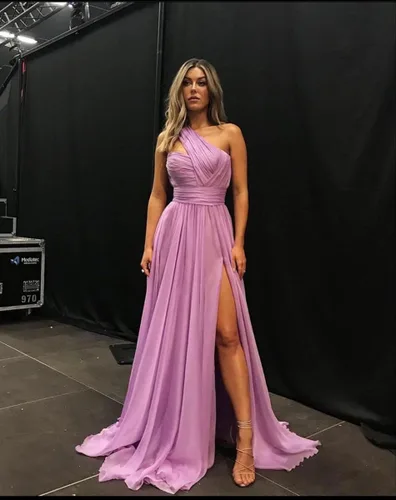 Vista 3 de Clothfun Vestidos de fiesta de un hombro para mujer, con bolsillos, abertura larga, acampanados, plisados, de gasa, vestidos de noche formales
