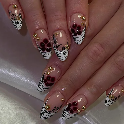 Vista 8 de 24 uñas postizas medianas a presión con forma de almendra, color LMT-7-81
