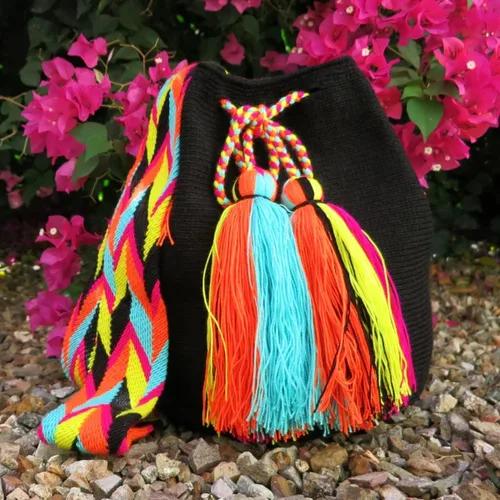 Vista 3 de Across The Puddle Wayuu Bags The Rio Grande Black Mochila Bag, Negro -, Wayuu