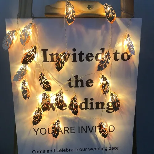 Vista 6 de Guirnalda de luces LED de plumas de oro rosa, farol de hojas de metal, funciona con pilas, luces de hadas para dormitorio, decoraciones de boda