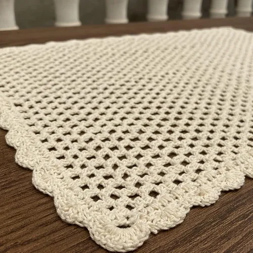 Vista 2 de Hsvanyr Mantel pequeño de algodón de ganchillo beige para mesa, protector rectangular para mesita de noche, cómoda para dormitorio, 12 x 17 pulgadas