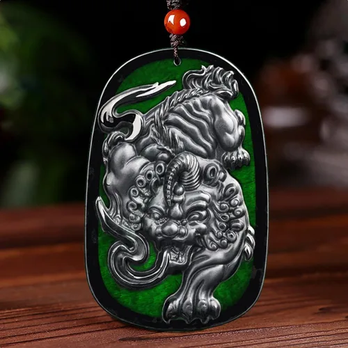 Vista 2 de GEEYOU Colgante PiXiu de jade oscuro de 2.51 pulgadas de autenticación natural, colgante de animal tallado con amuleto de la fortuna Fengshui