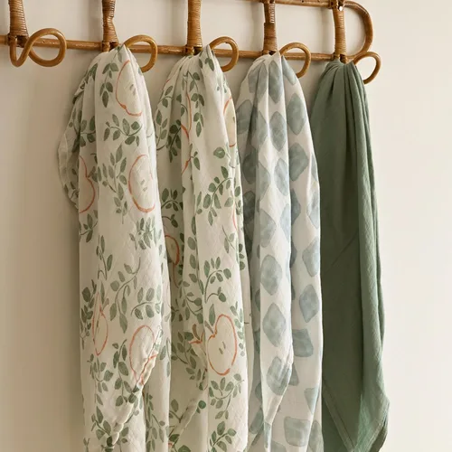 Vista 6 de Gllquen Baby Mantas Envolventes de Muselina Paquete de 4 Mantas Receptoras Transpirables (35" x 40") Mantas Suaves para Bebés para Niñas y Niños
