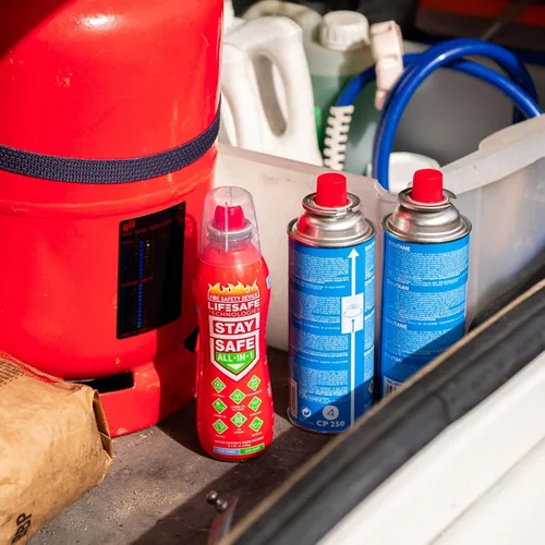 Vista 8 de LifeSafe Technologies StaySafe Extintor de Incendios Portátil Todo en 1, Spray de Incendios Compacto Fácil de Usar en 10 Tipos de Incendios, No
