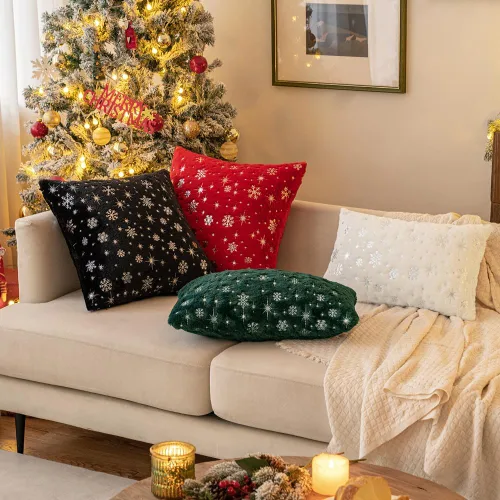 Vista 3 de MIULEE - Juego de 2 fundas de cojín decorativas de Navidad, hechas de piel sintética suave con copos de nieve plateados y brillantina, para Verde