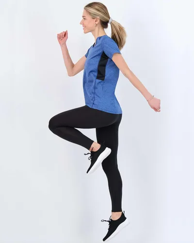 Vista 5 de Real Essentials - Paquete de 5 camisetas deportivas de tela Dry Fit Tech Stretch, de manga corta y cuello redondo, para mujer