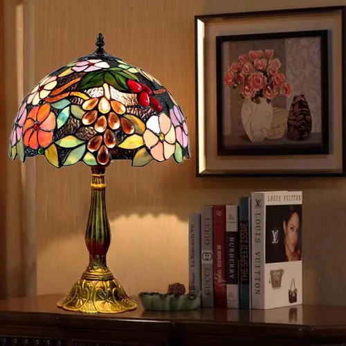 Vista 2 de Lámpara de mesita de noche Tiffany lámpara de mesa para sala de estar, vitral, rosa uva, pantalla hecha a mano, interruptor de encendido y apagado