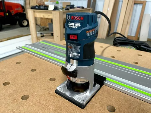 Vista 5 de ToolCurve Adaptador de riel guía compatible con el enrutador Bosch Colt 1HP - Fabricado en Estados Unidos