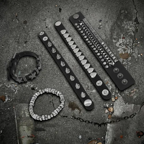 Vista 7 de 5 pulseras punk con tachuelas para mujeres y hombres, pulseras de remaches de metal de estilo alternativo de rock, juego de joyería hip hop
