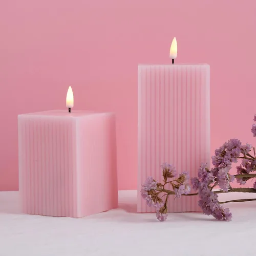 Vista 7 de Velas sin llama rosas con control remoto, velas LED cuadradas con nervaduras, juego de 2, velas alimentadas por batería parpadeantes, cera real, Φ