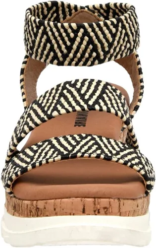 Vista 2 de CUSHIONAIRE Sandalia de cuña de corcho Naomi para mujer + anchos disponibles, Negro