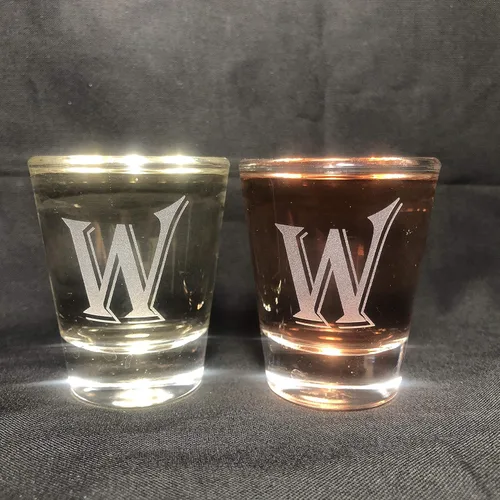 Vista 21 de Juego de 2 vasos de chupito con letras de monograma de 1.5 oz (B)