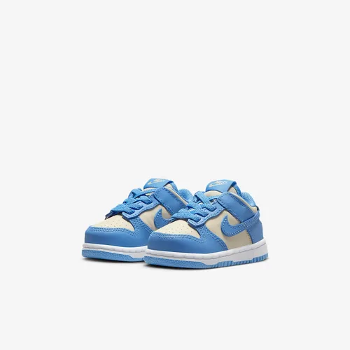 Vista 642 de Nike Kid's Dunk Low Sneaker
