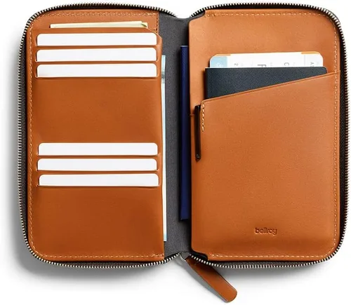 Vista 2 de Bellroy Folio de Viajes Segunda Edición, Caramelo, Compacto