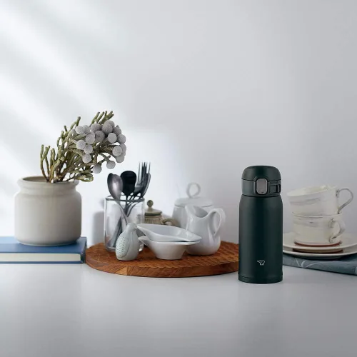 Vista 3 de Zojirushi SM-WA36-BA - Botella de Agua Zojirushi, Taza de Acero Inoxidable de Un Toque, Sin Costuras 0.36L Negra