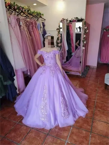 Vista 6 de Loyeloy Vestidos de quinceañera con hombros descubiertos para niñas, vestidos de fiesta hinchados con flores 3D para adolescentes, vestidos