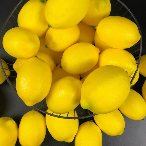 Vista 2 de 12 limones artificiales, frutas sintéticas realistas, limones falsos amarillos realistas, accesorios de fotografía para el hogar, mesa de cocina