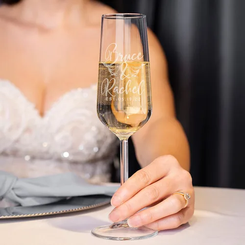 Vista 6 de Copas de champán personalizadas para boda, copas de brindis Love Birds para novia y novio, juego de 2