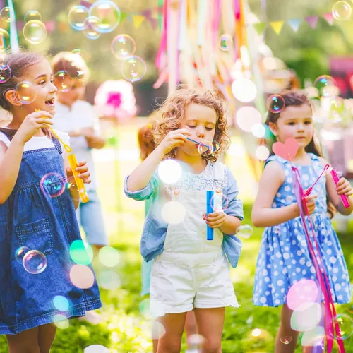 Vista 6 de Letapapa Varita de burbujas, 200 mini varitas de burbujas a granel en 10 colores, recuerdos de fiesta de burbujas para niños, juguetes de verano