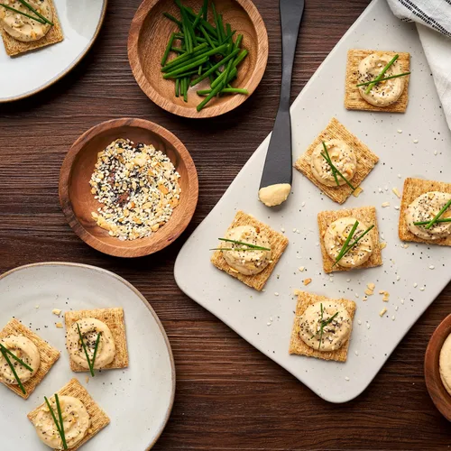 Vista 8 de Triscuit galletas de trigo integral de grano entero con sabor a pimienta negra molida y aceite de oliva, 6 cajas de 8.5 onzas cada una Lunch