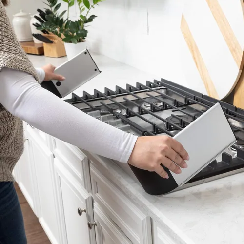 Vista 5 de Qdos Safety Protector adhesivo de aluminio para estufas – Complementa diseños modernos de cocina – Se adapta a estufas y la mayoría de estufas
