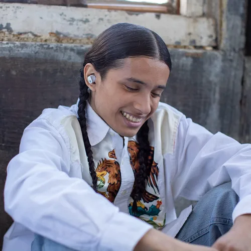 Vista 6 de Beats Studio Buds: Auriculares inalámbricos con cancelación de ruido, color blanco (renovados premium)