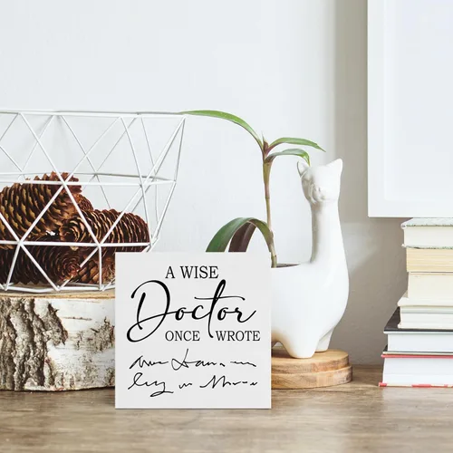 Vista 3 de Creoate Regalos para el Día del Doctor, divertidos regalos para compañeros de trabajo y dentistas para hombres, letrero de madera blanca