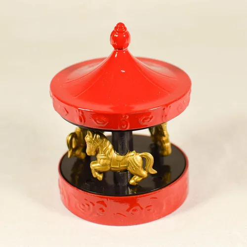 Vista 4 de Sacapuntas en miniatura de metal fundido rojo para carusel