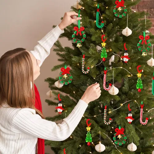 Vista 2 de AWHETIE Manualidades de Navidad para niños y adultos, 40 juegos de kit de adornos con cuentas, incluye 20 piezas de corona con campana/5 piezas