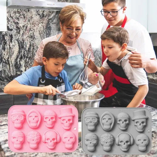 Vista 5 de Paquete de 2 moldes de silicona de calavera 3D con 8 cavidades con temática de calavera para hornear, herramienta de horneado para pastel