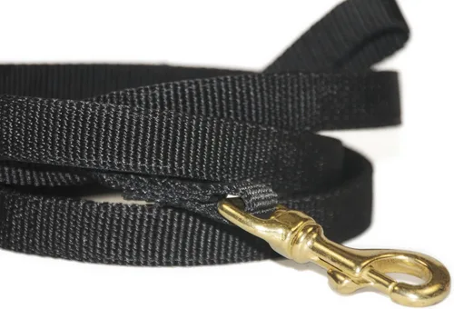 Vista 3 de Dean y Tyler – Noche Walk Dog Leash, Negro 6-Feet por 3/4-Inch ancho con latón macizo hardware.