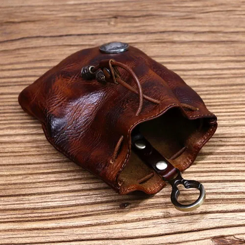 Vista 7 de Wugebud 1 llavero medieval de cuero, organizador de monedas, soporte para cambios, bolsa de cuero con cordón para hombres y mujeres, Marrón