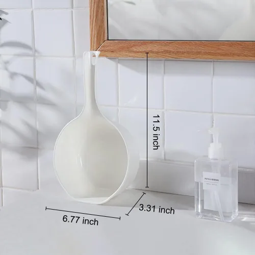 Vista 2 de Cuchara de agua de plástico para baño, cuchara de ducha de 1.5 litros con gancho adhesivo, taza de baño de agua para baño, cuchara de baño para niños