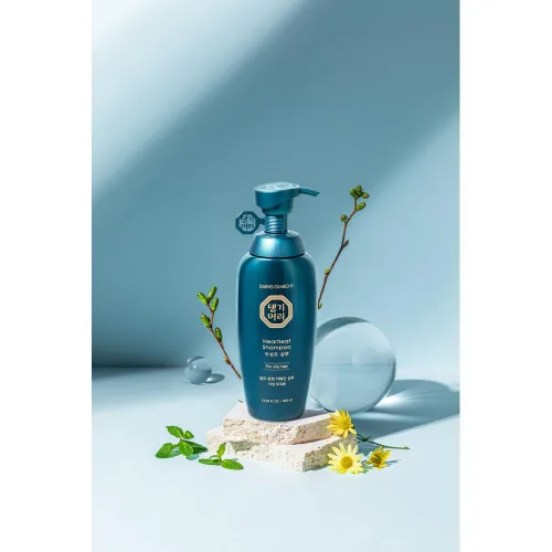 Vista 5 de DAENG GI MEO RI - Champú para cabello graso - Cuidado del cuero cabelludo coreano, control de sebo, extractos de hierbas - Limpiador para el cabello