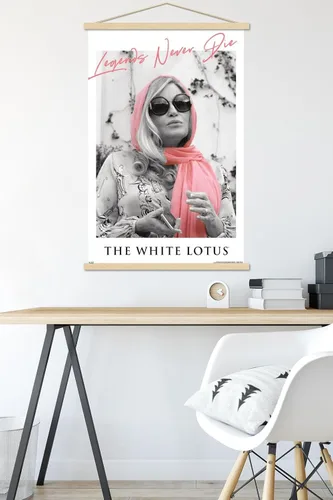 Vista 5 de Trends International The White Lotus - Póster de pared de leyendas que nunca mueren, 22.37 x 34.00 pulgadas, paquete de impresión premium y colgador