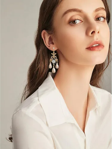 Vista 9 de Aretes colgantes negros vintage bohemios para mujer, aretes colgantes negros de moda, aretes barrocos bohemios, aretes de araña de lágrima y borla