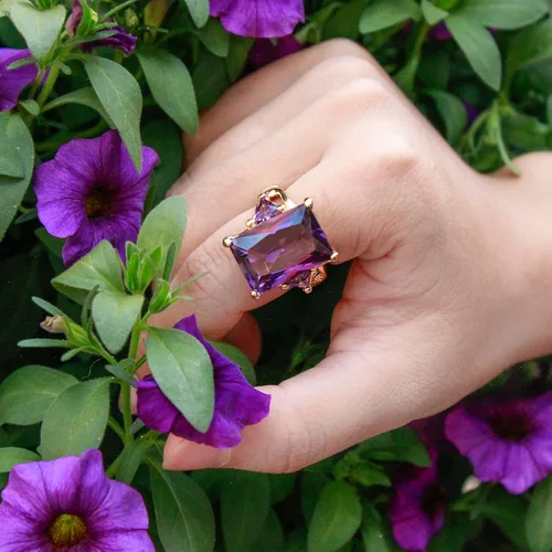 Vista 3 de Lavencious Anillos elásticos grandes y brillantes con circonitas cúbicas para mujer, talla 7-9