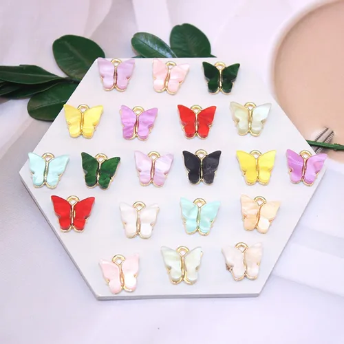 Vista 5 de YUNXI 48 dijes acrílicos con dije de mariposa, forma colorida para aretes, pulseras, collares, joyería de bricolaje